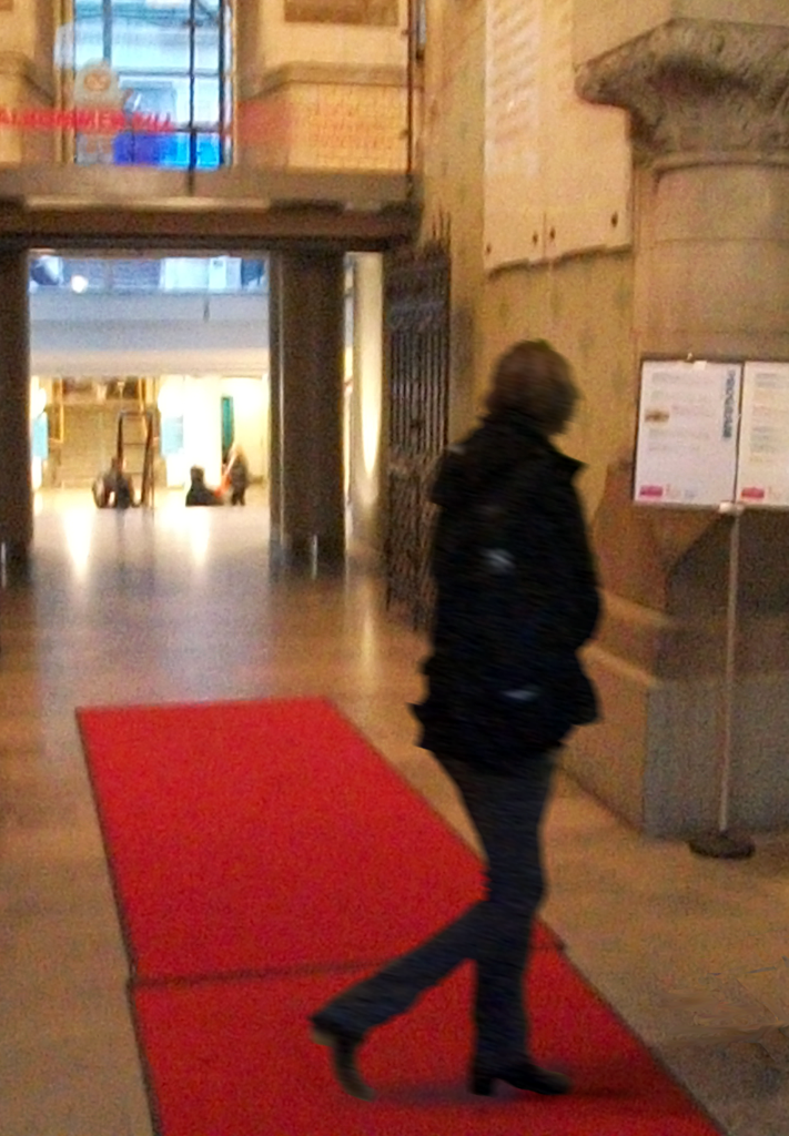 Besökare i Göteborgs stadsmuseums entré. Foto: musedia